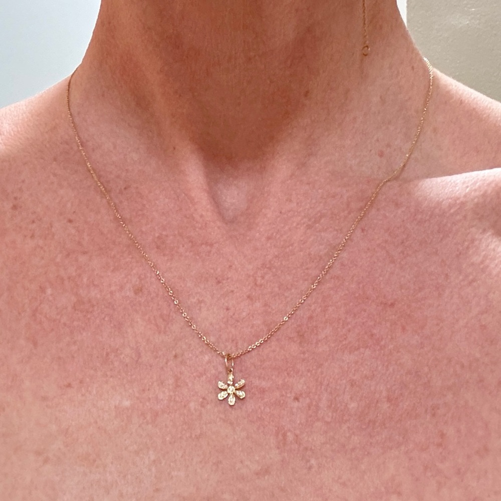 Sydney Evan 14k yellow gold diamond small daisy pendant necklace 16”- 18” chain